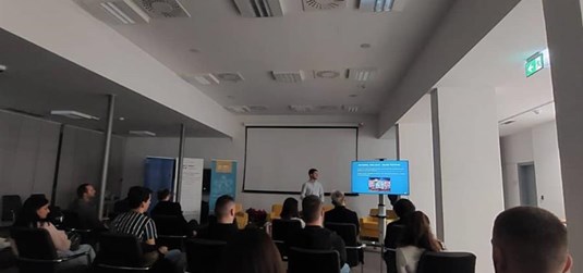 Na manifestaciji Global Village strani praktikanti predstavili su svoju zemlju, običaje i hranu