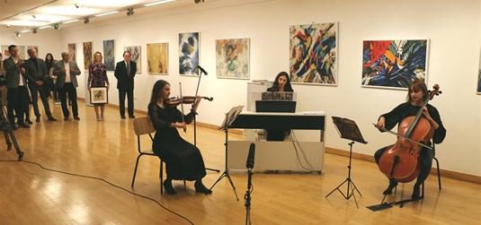 Exquisite musical and artistic experience 