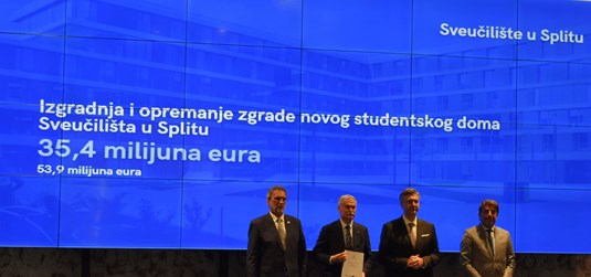 Rektoru prof.dr.sc. Draganu Ljutiću uručen ugovor za projekt Izgradnja i opremanje zgrade novog studentskog doma Sveučilišta u Splitu