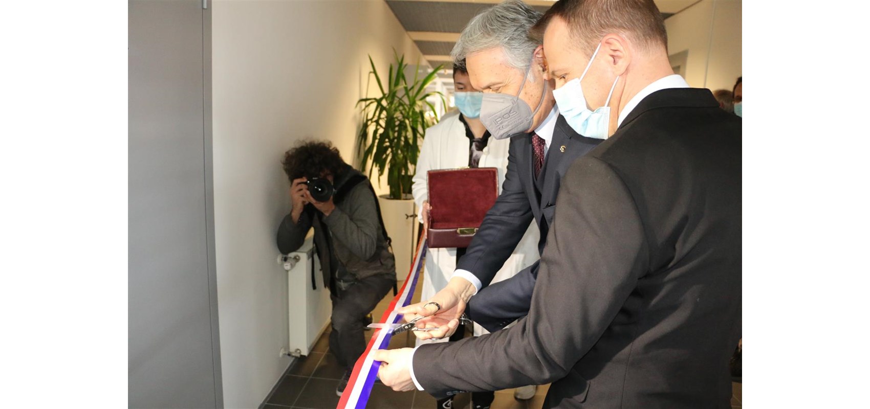 18 newly equipped laboratories at the Faculty of Chemical Technology were officially opened
