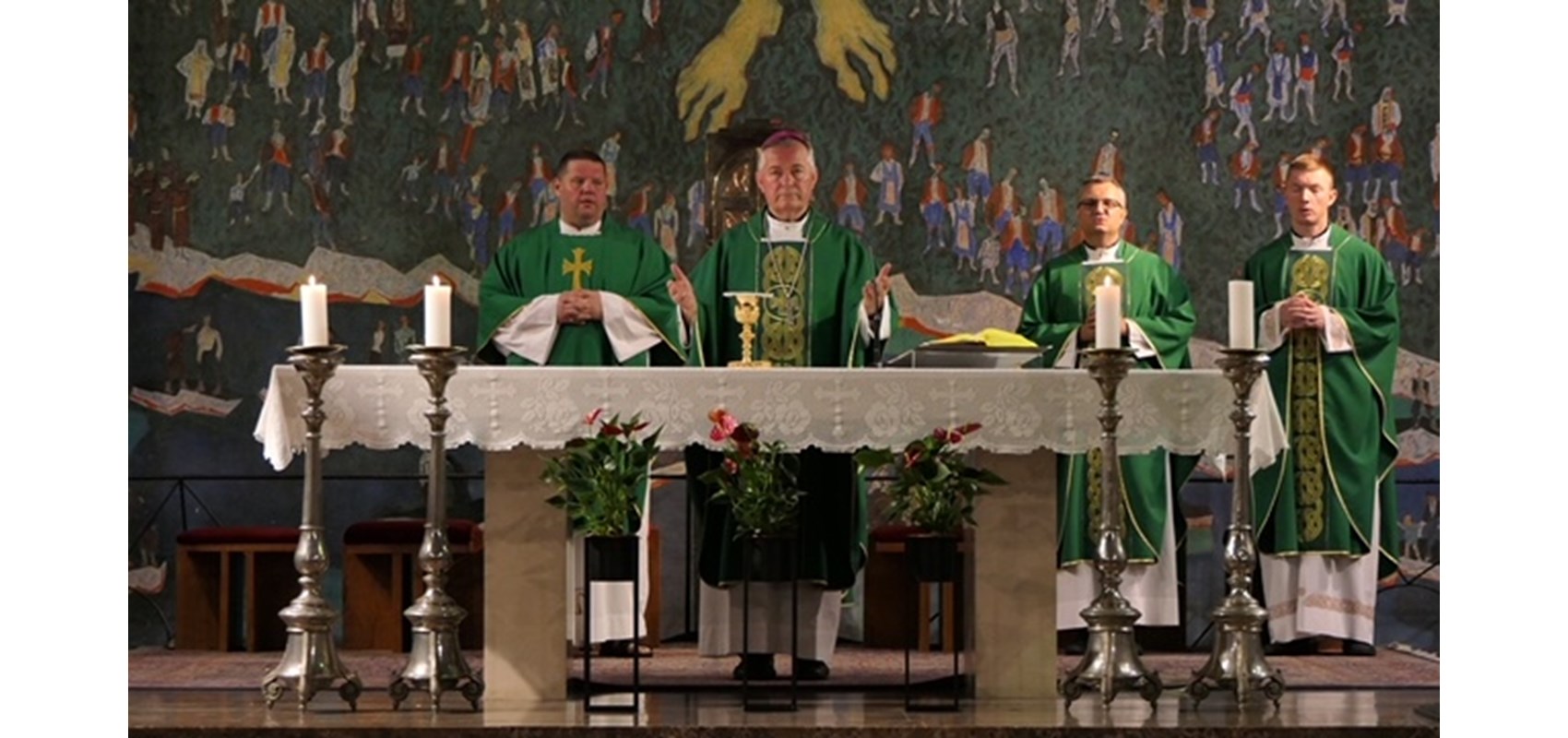 „TE DEUM“ U GOSPE OD ZDRAVLJA Splitski studenti su molitvom zaključili još jednu akademsku: „Onaj koji zahvaljuje, taj uistinu osjeća radost!“