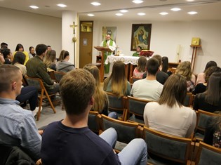 22_04_23_svete_mise_kampus_pastoral_arhiva-2.jpg