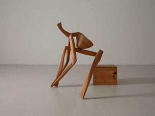hraste-Prema-dolje-l,-1987,-drvo,-visina-75cm.jpg