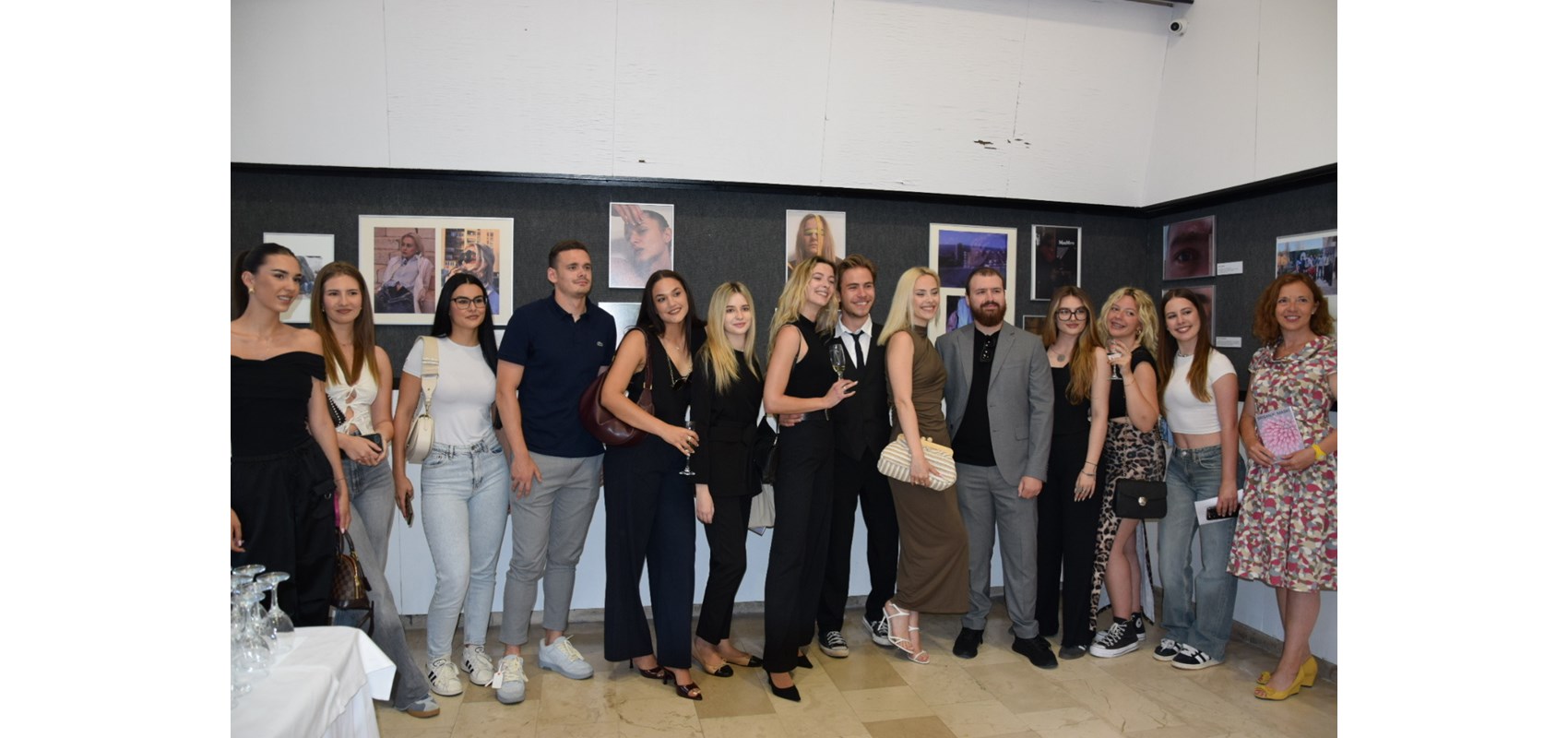 Otvorena izložba „Brisanje maski“ studenata 3. godine studija Komunikacija i mediji