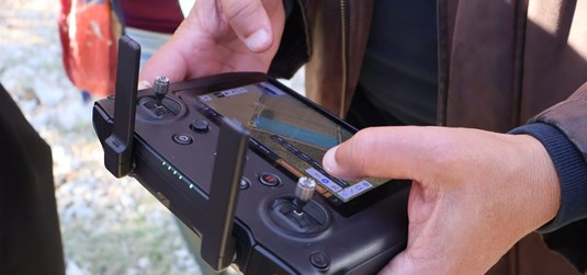 Studenti Agromediteranskog fakulteta na terenskoj nastavi u Tinju: primjena dronova u maslinarstvu