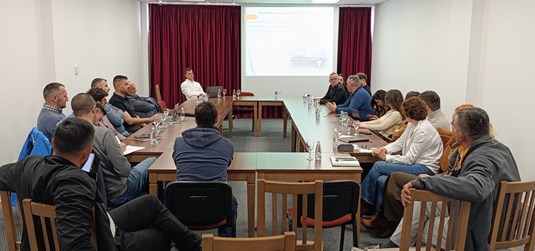 Održan okrugli stol o izradi stručne studije za racionalno upravljanje populacijom divljih konja u Livnu