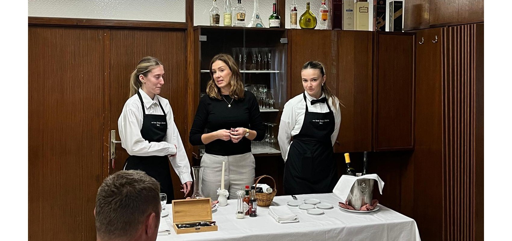 Studenti na terenskoj nastavi o uparivanju vina i hrane
